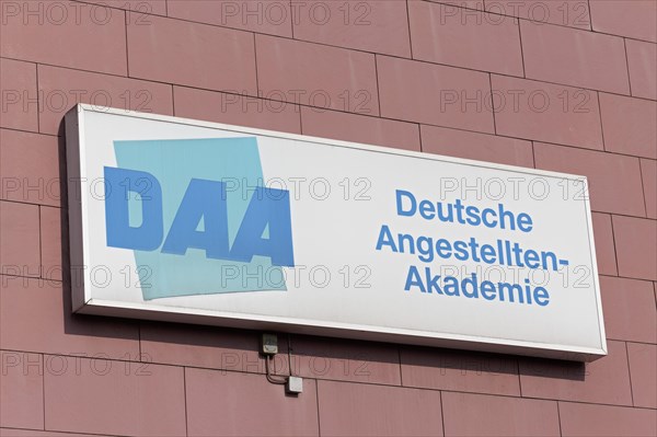 Logo Deutsche Angestellten Akademie Photo Imagebroker Karl F