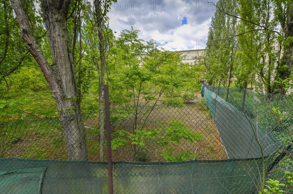 Tennis Courts At Ku Damm Photo12 ImageBROKER Schoening