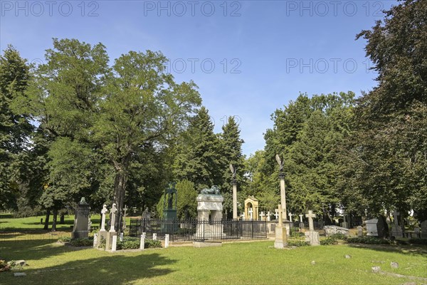 Invalidenfriedhof Photo12 ImageBROKER Schoening