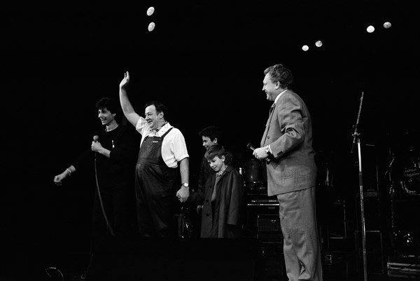 Concert à l'Olympia pour le lancement des Restaurants du Coeur, 1985