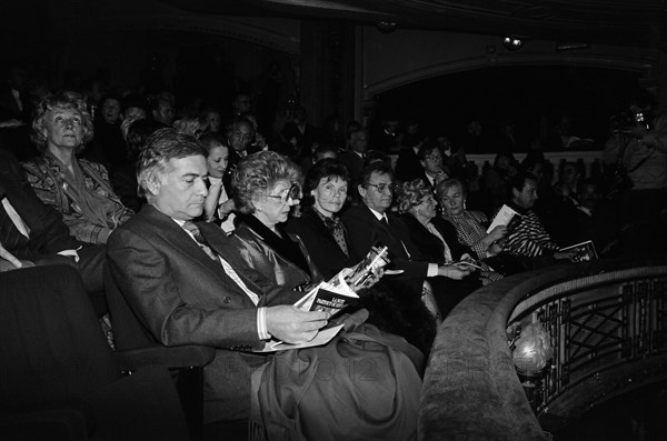 Première de la pièce de théâtre "La Répétition (ou l'Amour puni)" au théâtre Edouard VII à Paris, 1986