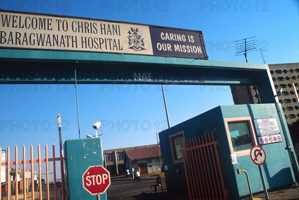 Baragwanath Hospital, Soweto, Johannesburg, South Africa
Baragwanath Hospital in Soweto township outside Johannesburg, South Africa, is said to be the largest hospital in the southern hemisphere
hospitals, main entrance to Baragwanath Hospital, health, sickness, deseases, health care, state medical care, large hospital, research hospital