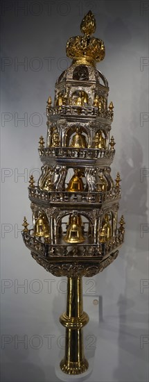 Gold Torah Crown which is thought to have come from the court of the Hasidic leader Rabbi Israel Friedman of Ruzhin