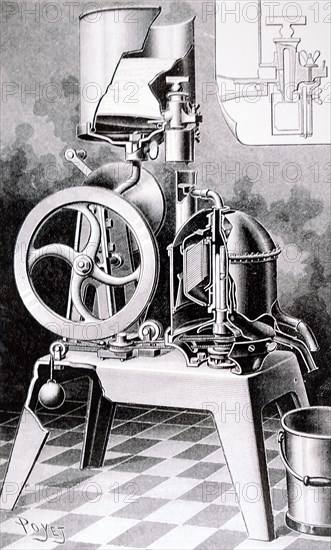 A centrifugal cream extractor