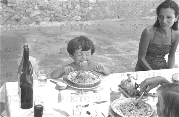 Jackie Kennedy. Summer 1962. Vacation in Ravello (Italy). Lee Radziwill and family