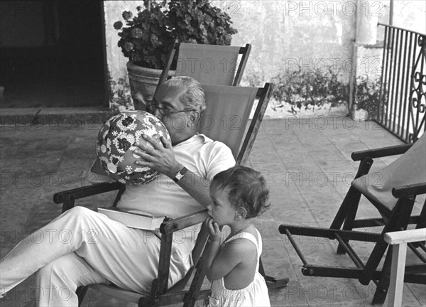 Jackie Kennedy. Eté 1962. Vacances à Ravello (Italie). Lee Radziwill et sa famille