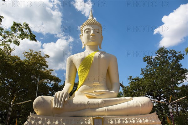 Phutthasathan Phu Sing Buddha Statue