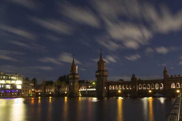 Oberbaum bridge at night