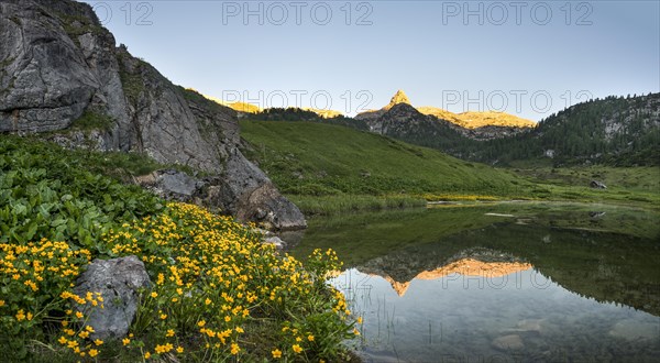 Schottmalhorn reflected in lake Funtensee at sunset