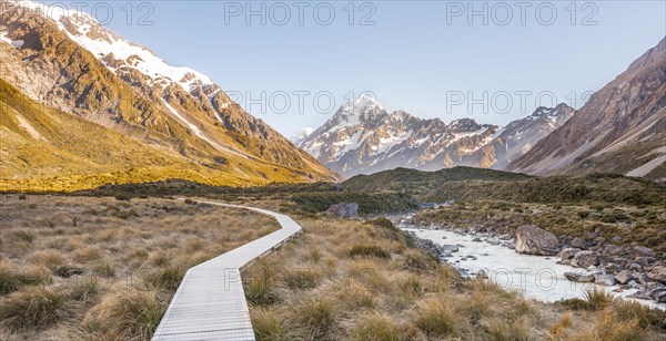 Hiking trail at Hooker River