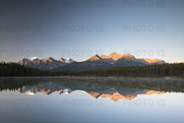 Herbert Lake at sunrise