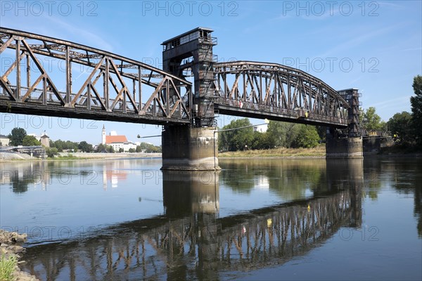 Lift bridge across the Elbe