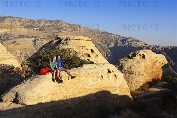 Hikers at White Domes Trail