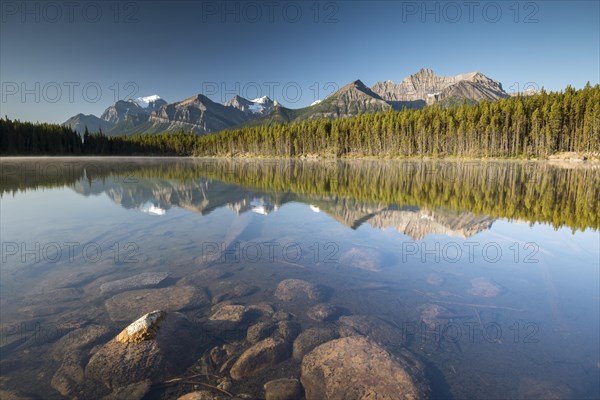 Herbert Lake with morning atmosphere