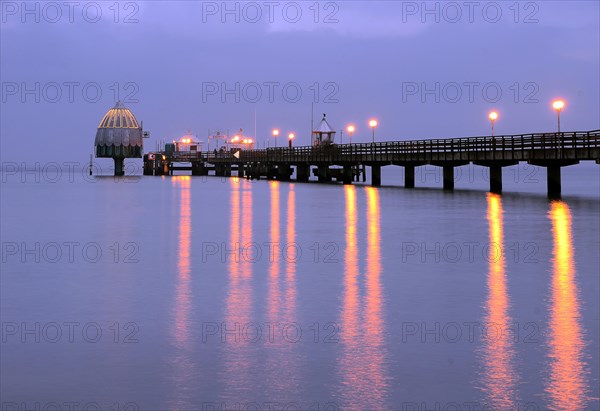 Sellin pier with diving gondola