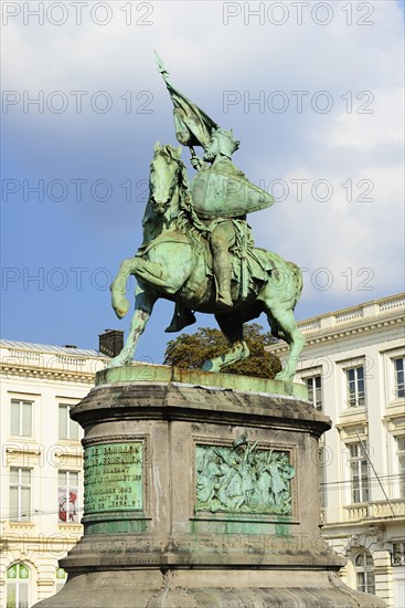 Statue of Godefroud de Bouillon on the Place Royale