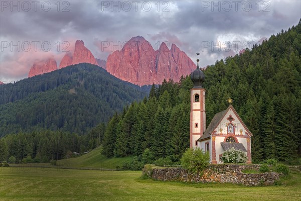 Church St. Johann in Ranui with Odle Group mountain range