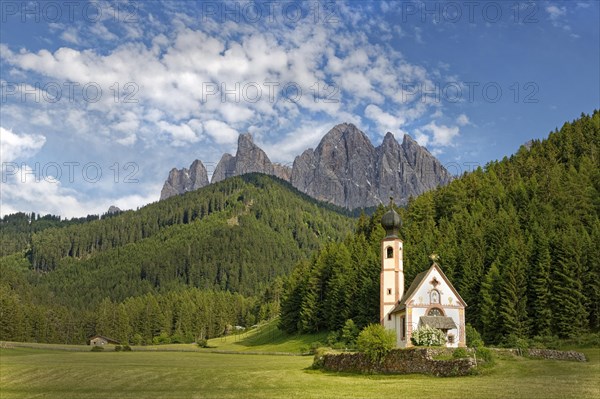 Church St. Johann in Ranui with Odle Group mountain range