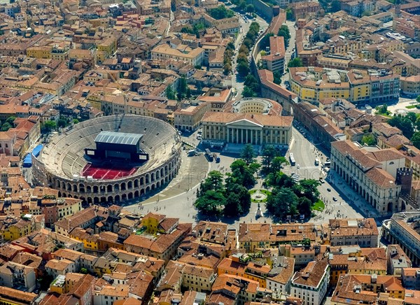 City centre with Palazzo Barbieri and Arena di Verona