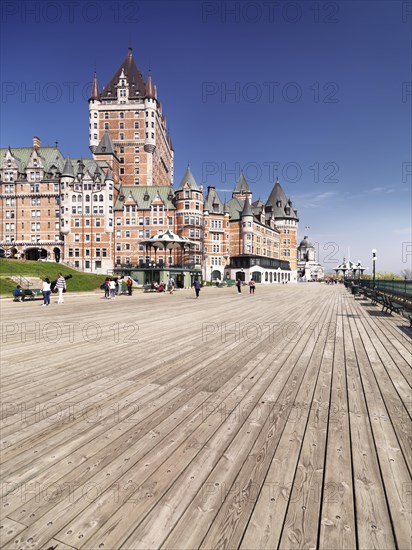 Dufferin terrace boardwalk with Fairmont Le Chateau Frontenac castle