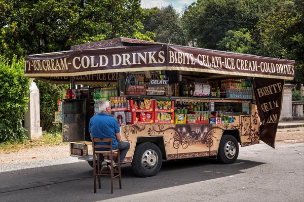 Mobile snack bar