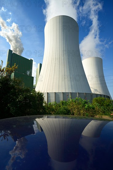 Lignite-fired power plant pushes exhaust gases into the blue sky