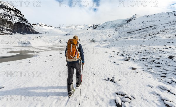 Hikers on Skaftafellsjokull glacier