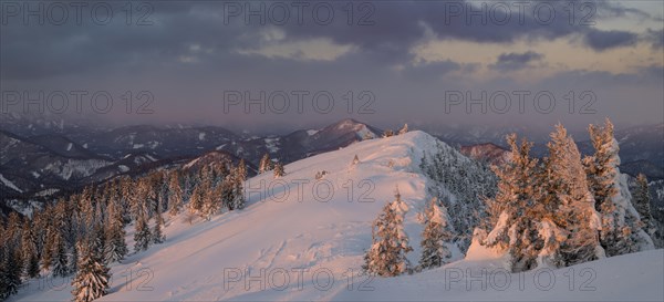 Sunrise in winter at Unterberg