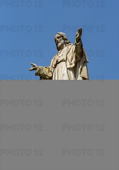 Statue of Sacred Heart of Jesus opposite the Se Cathedral