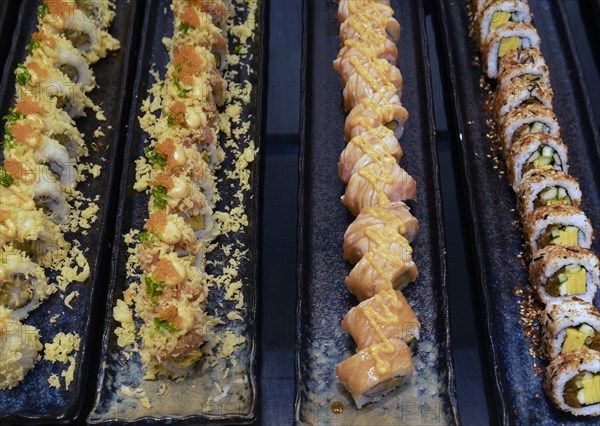 Various sushi dishes