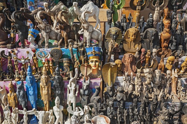 Souvenir shop next to the Amun-Re Temple