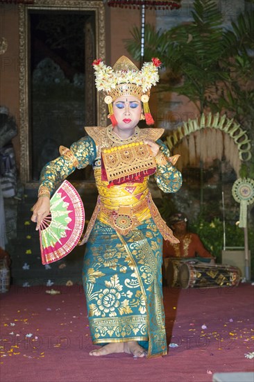 Legong dance performed by Bina Remaja troupe