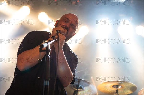 Andre Ellenberger singer of the Swiss metal band Piranha live in the Schuur Lucerne