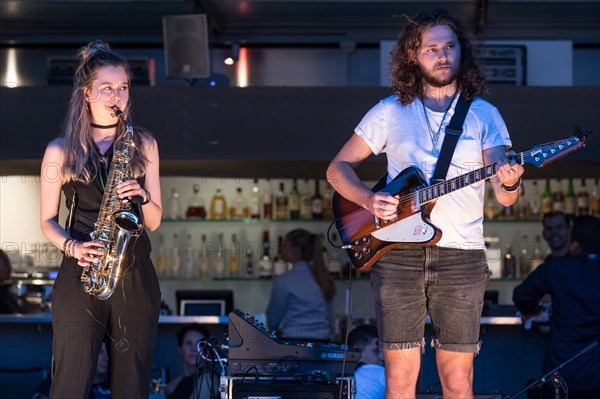 The Swiss musician duo Sarda with Sarah Belz