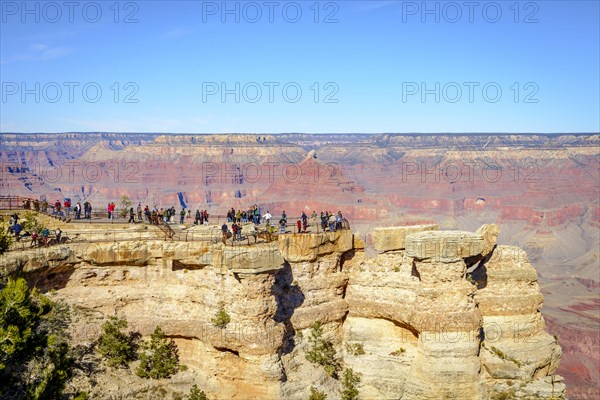 View to Mather Point with visitors