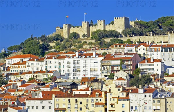 Sao Jorge Castle above town