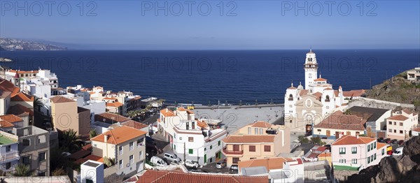 View of the city with the Basilica de Nuestra Senora