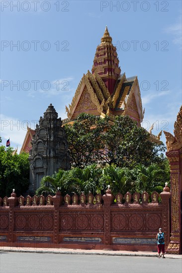 Wat Ounalom on Sisowath Quay