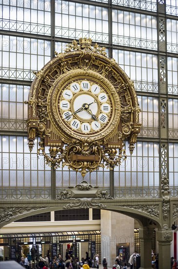 Belle Epoque station clock