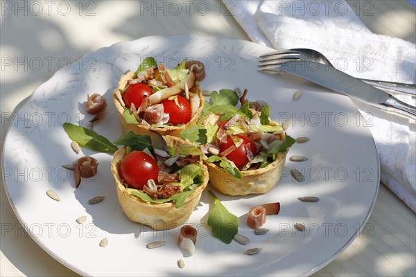 Black Forest ham salad in pastry baskets