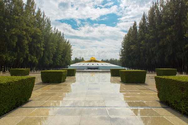 Phra Mongkol Thepmuni Memorial Hall