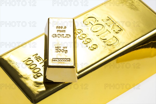 200g gold bar on top of 1000g bar