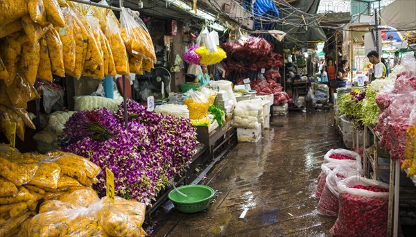 Florist in sales hall