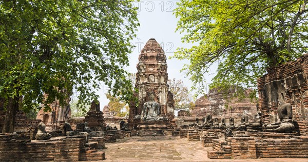 Temple with stupa and large Buddha