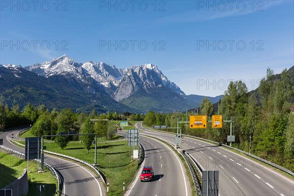 Federal road B2 at the tunnel exit of Farchant and the town entrance of Garmisch-Partenkirchen