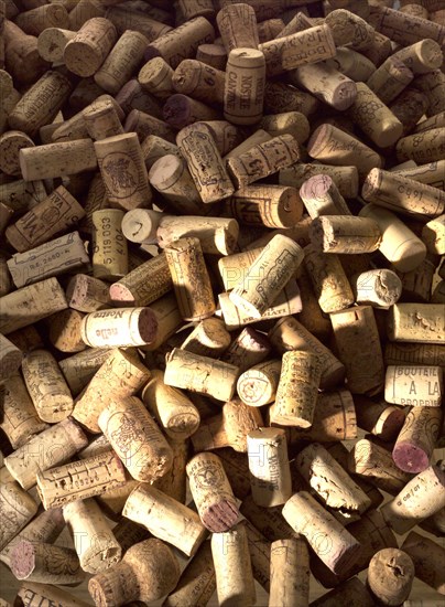 Many wine corks