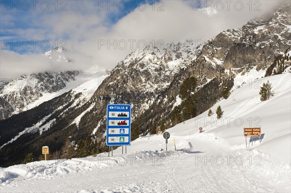 Snowy mountain pass Stallersattel
