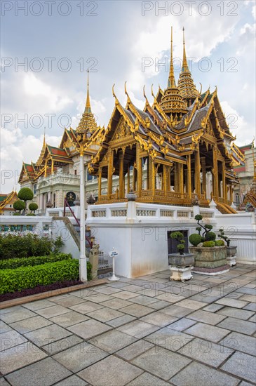 Aphorn Phimok Prasat Pavilion