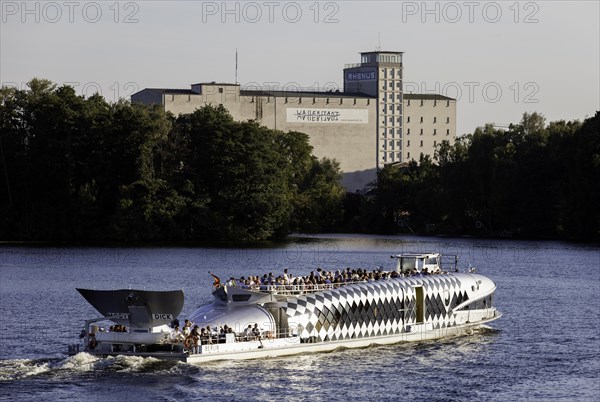 Reichstypenspeicher with Elevator