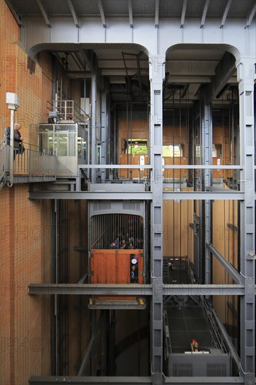 Old Elbe Tunnel lift